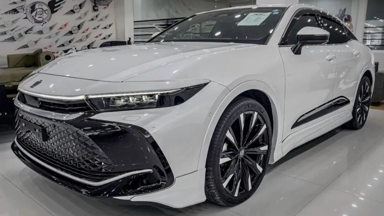 Toyota Crown 2025